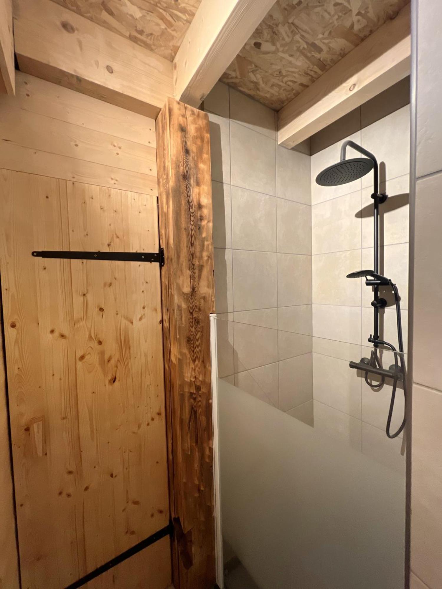 L'Ostal Villa Les Combes  Eksteriør billede